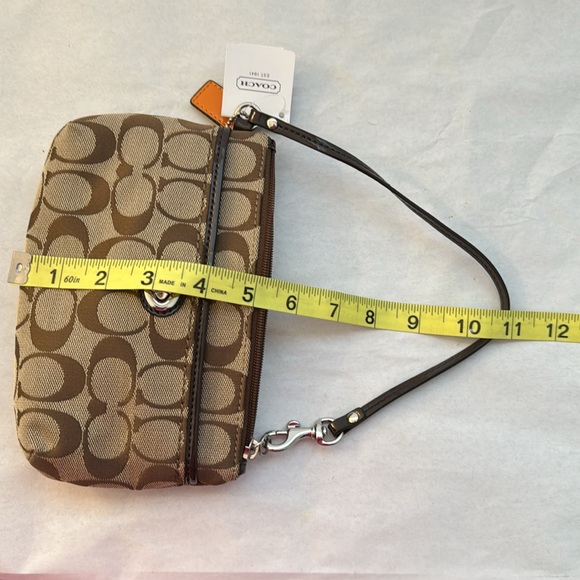 Coach Park Signature Medium Wristlet NWT - Picture 5 of 11